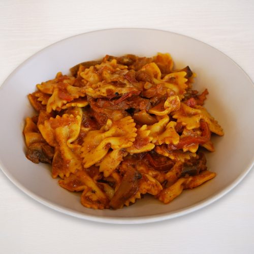 Pasta with Curry, Peppers, Mushrooms